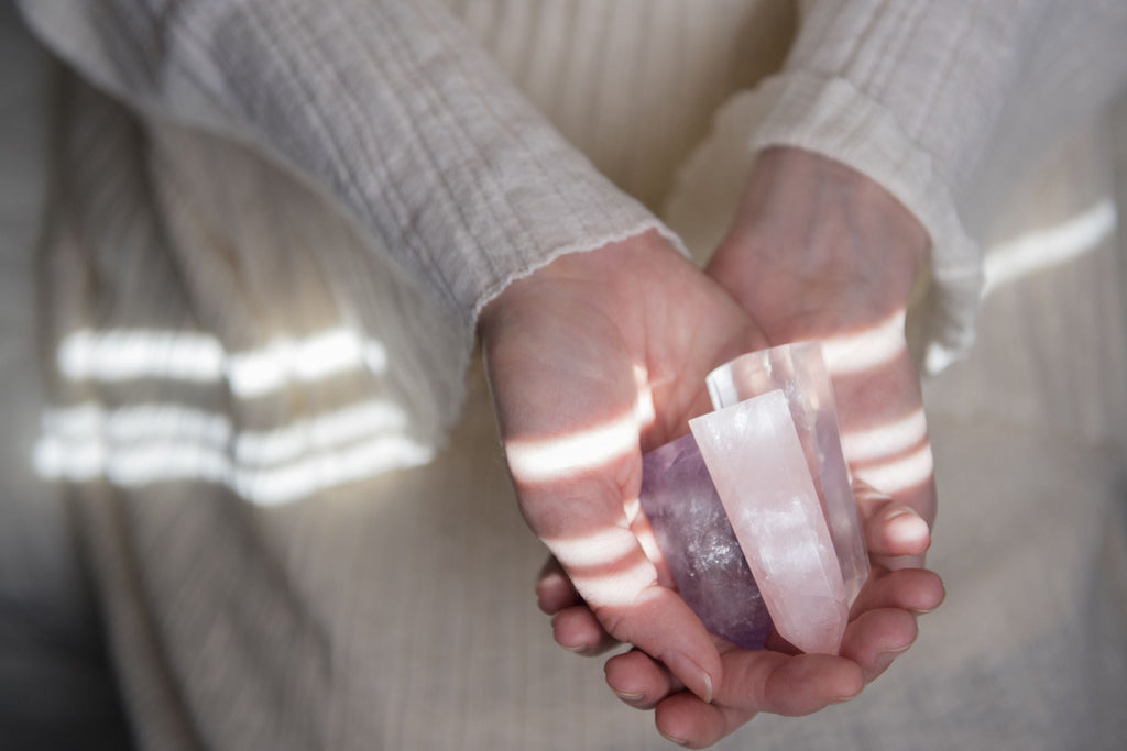 How to meditate with crystals